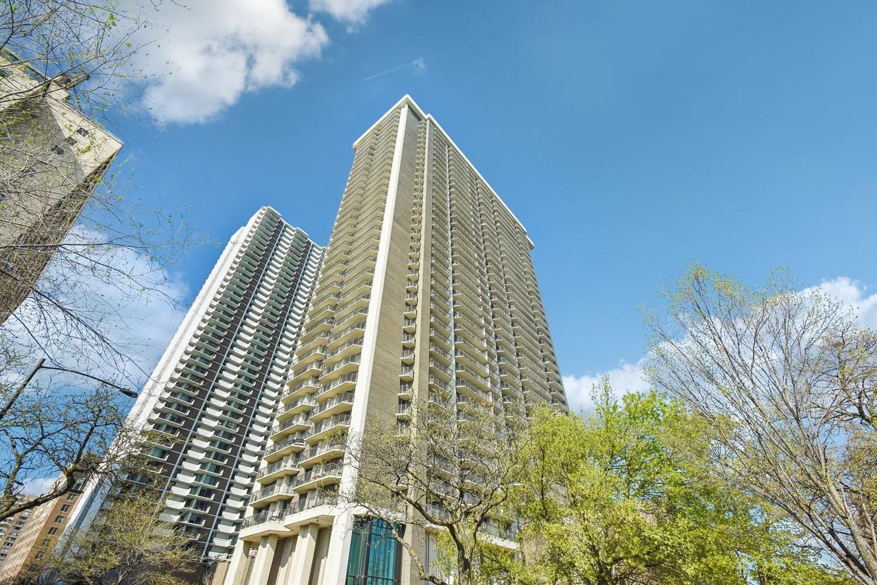 6007 N Sheridan Rd. #29F, Chicago, IL 60660