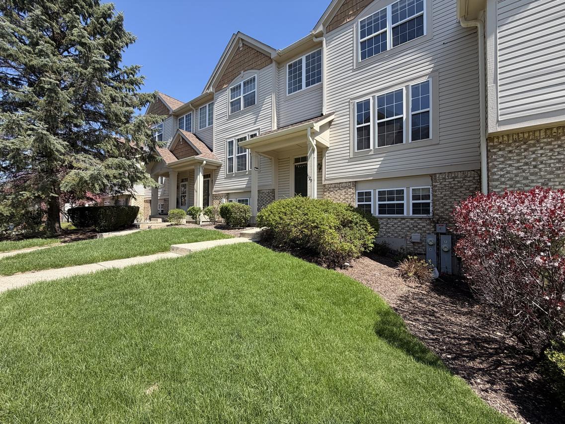 1129 Georgetown Way, Vernon Hills, IL 60061