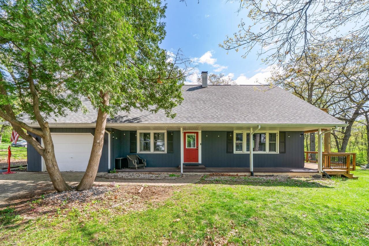 795 Lake Holiday Dr., Lake Holiday, IL 60548