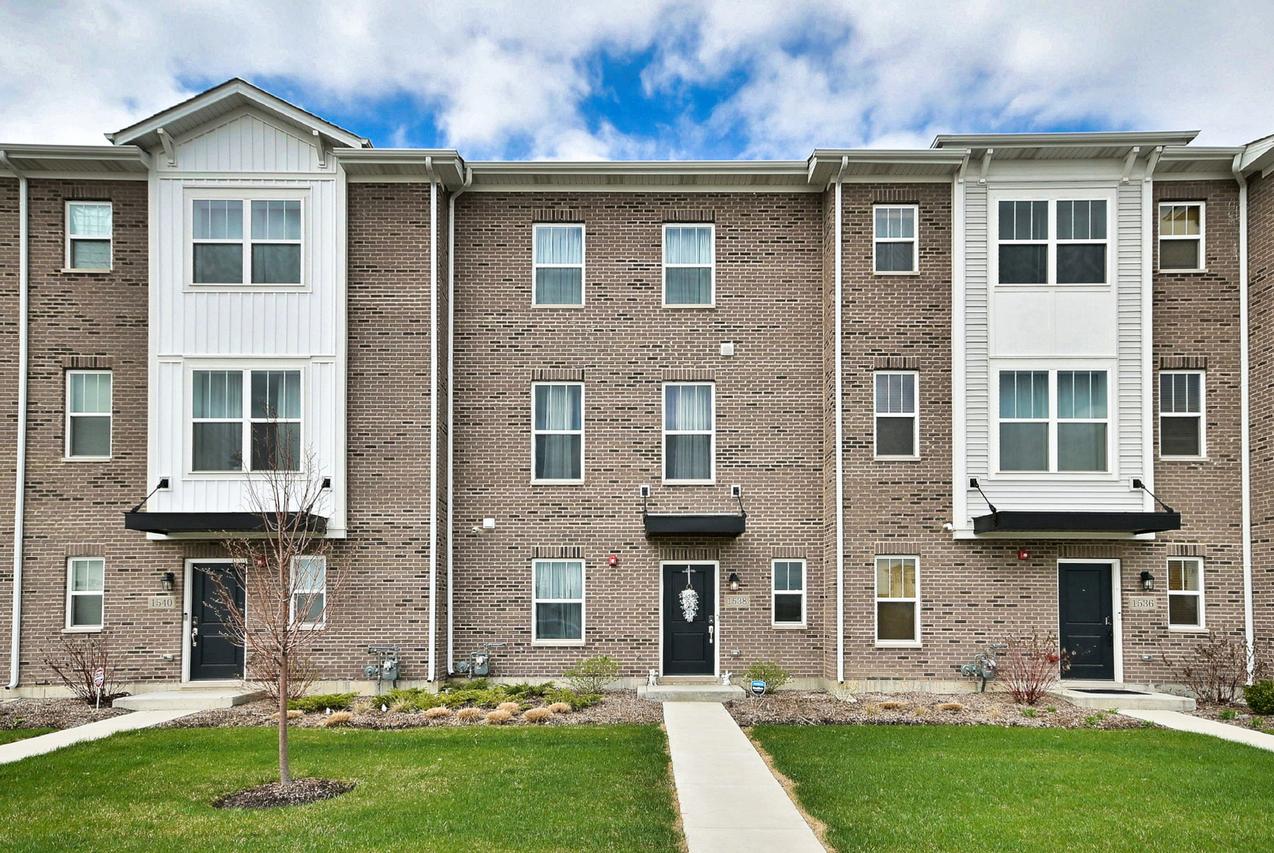 1538 Times Dr., Des Plaines, IL 60018