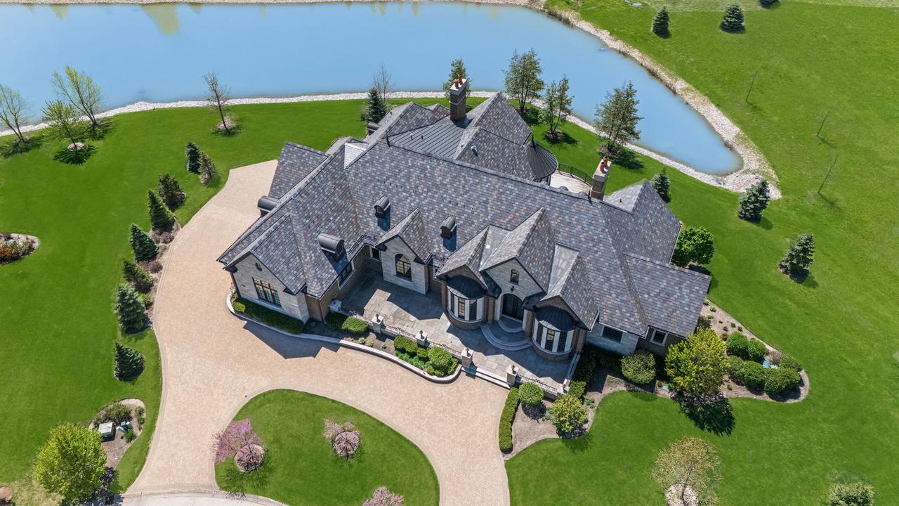 23 Enclave Ct., South Barrington, IL 60010