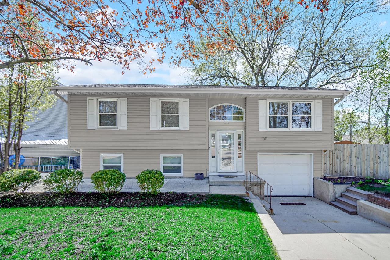 11 Shell Ct., Oswego, IL 60543