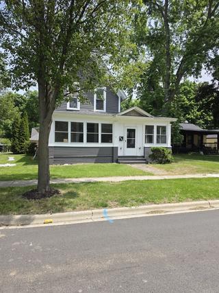 New Homes For Sale This Week That Attend Carpentersville Middle School: May 15th to May 21st