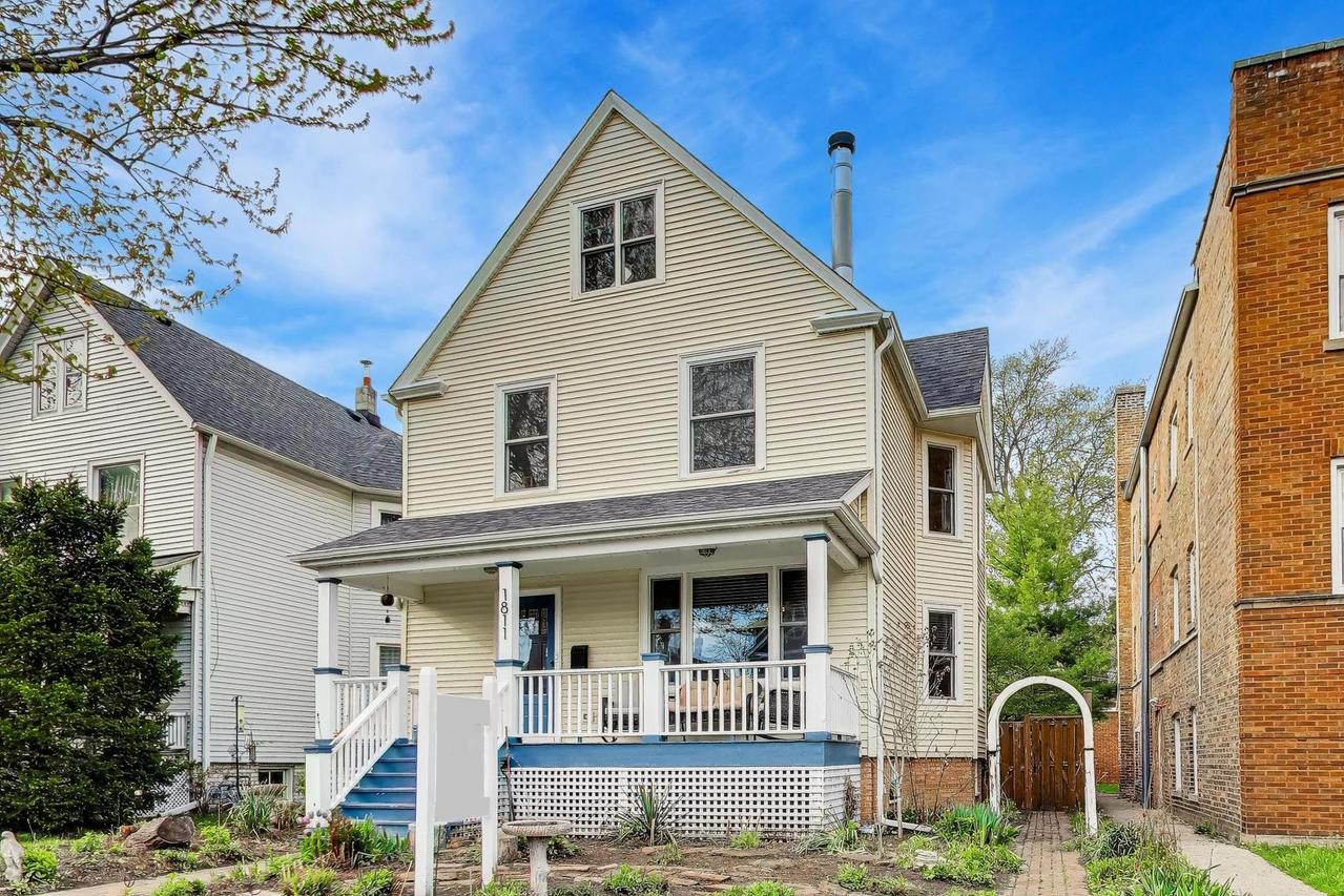 1811 Greenwood St., Evanston, IL 60201