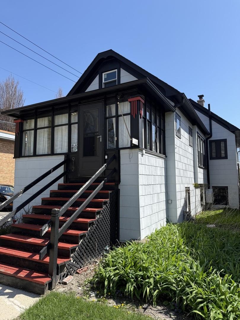 912 S Taylor Ave., Oak Park, IL 60304