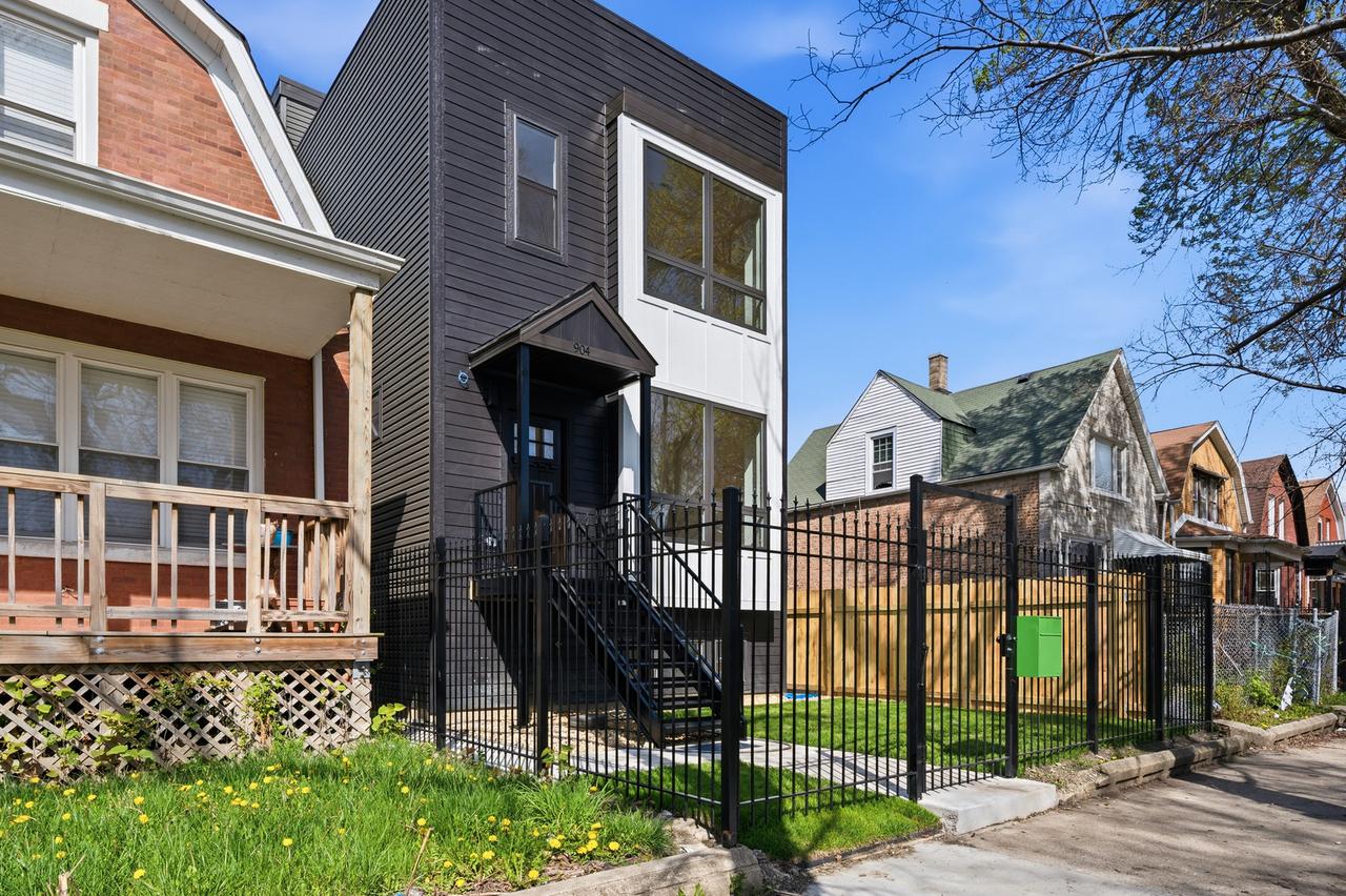904 N Trumbull Ave., Chicago, IL 60651