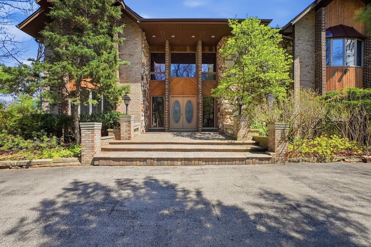 15657 116th Ave., Orland Park, IL 60467