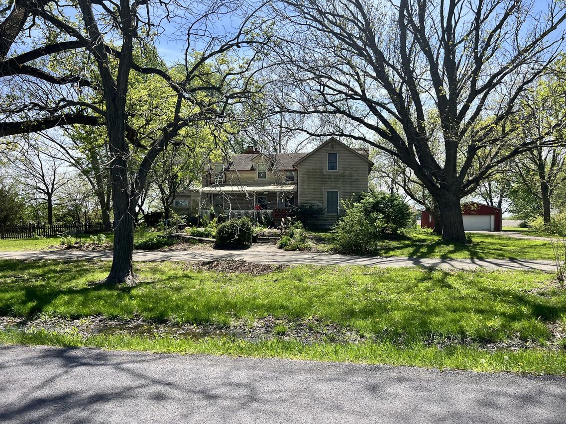 313 Woodworth Dr., Tolono, IL 61880