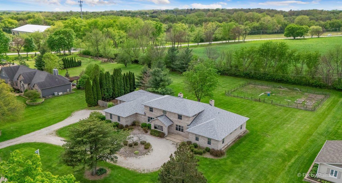 3N946 Babson Ln., St. Charles, IL 60175