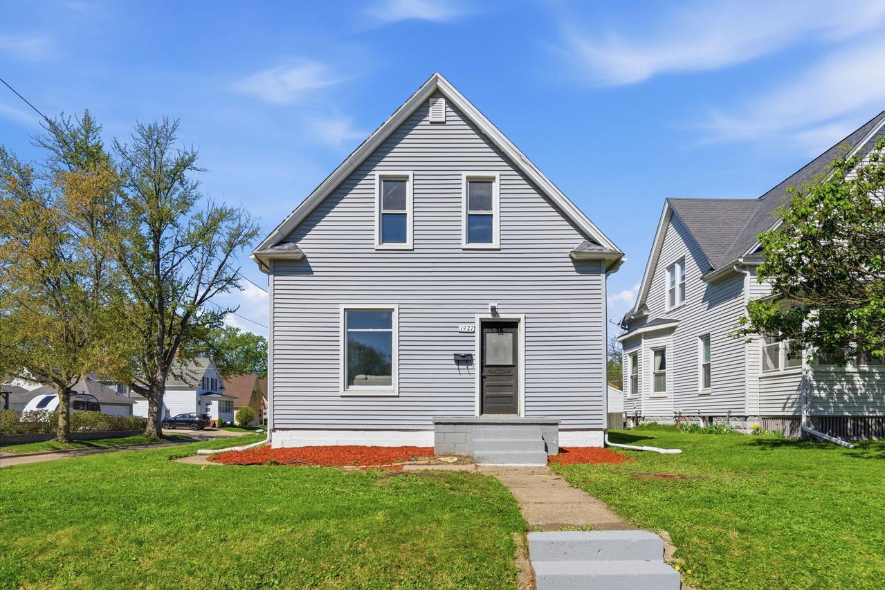 1927 14th St., Moline, IL 61265
