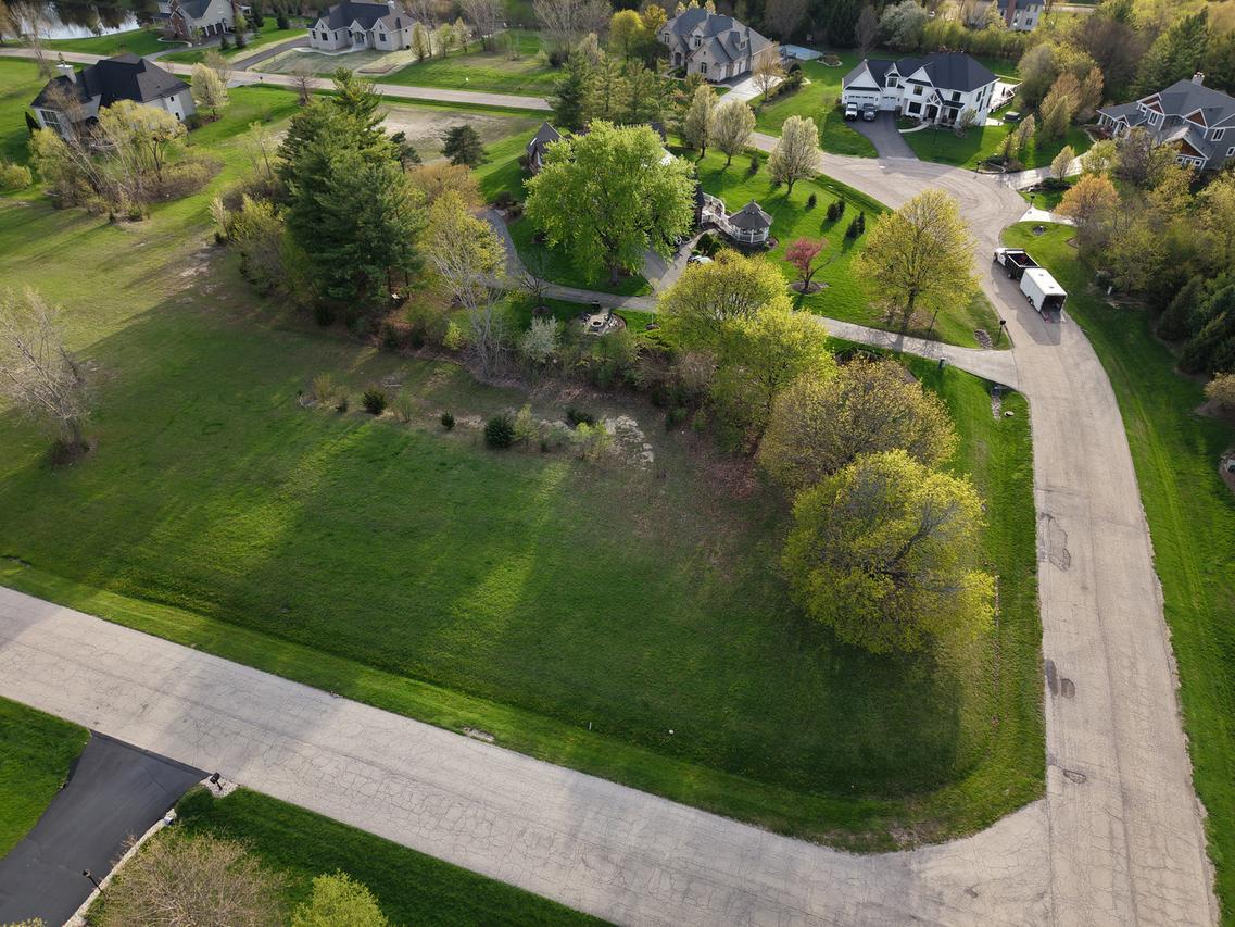 8875 Belfield Rd., Lakewood, IL 60014