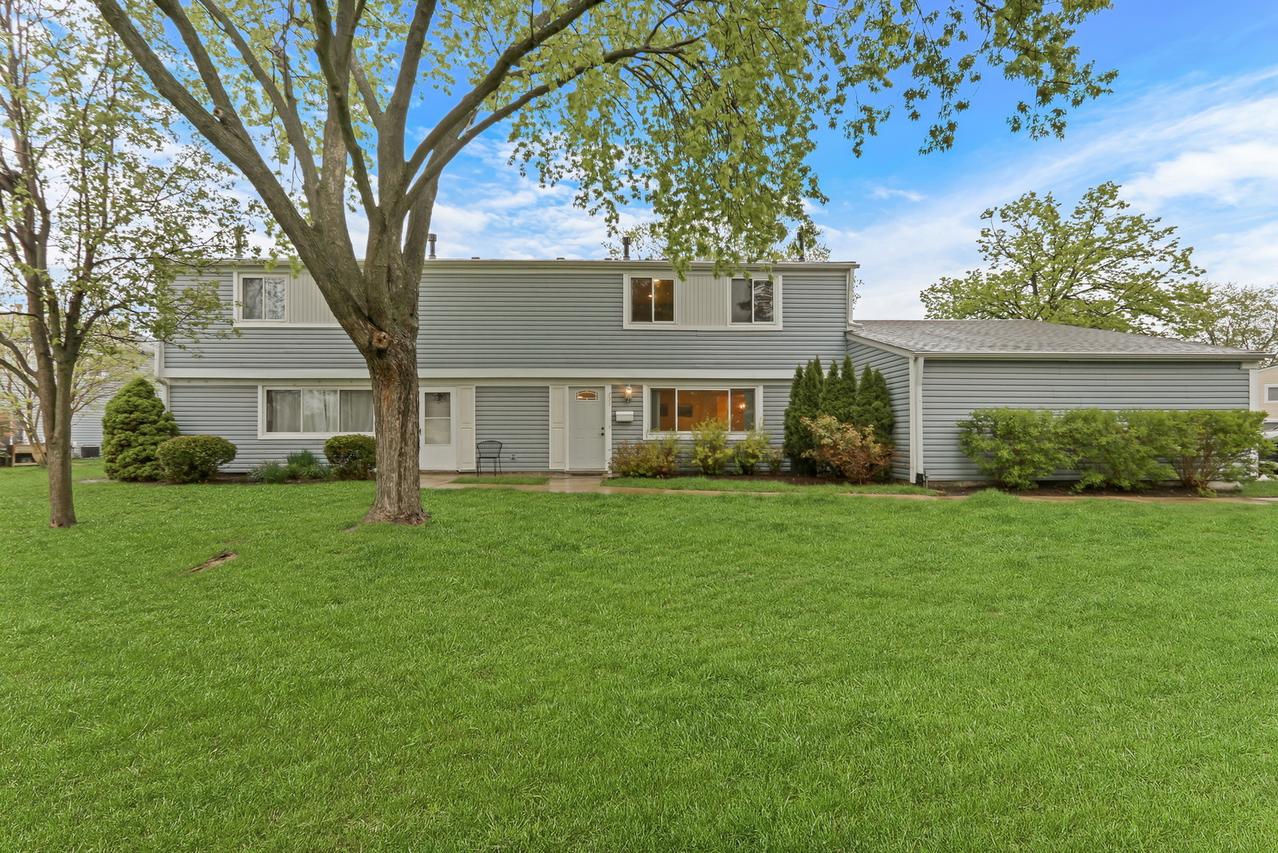 751 Dover Pl. #4C, Wheeling, IL 60090