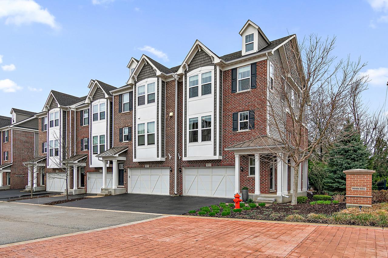 903 Coletta Cir., Naperville, IL 60563