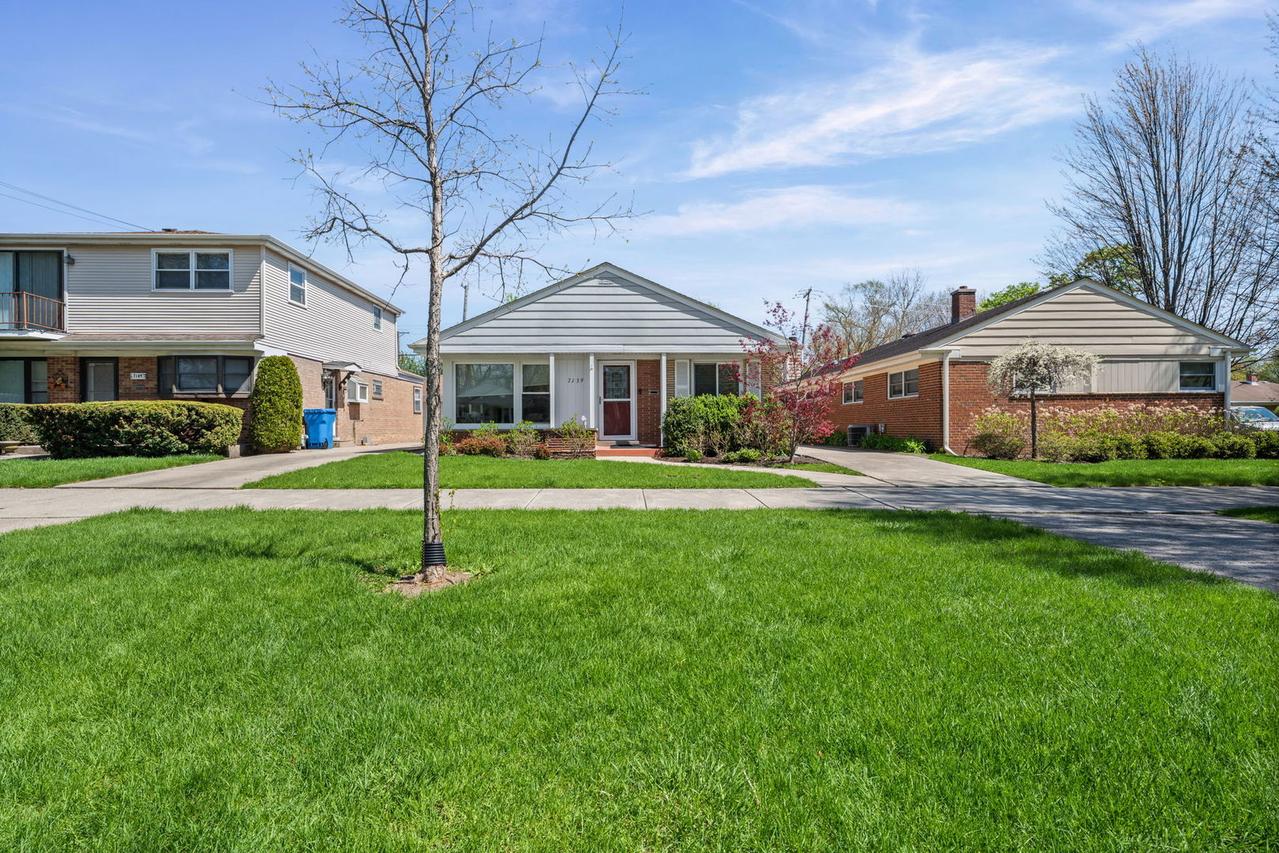 7139 N Nagle Ave., Chicago, IL 60646