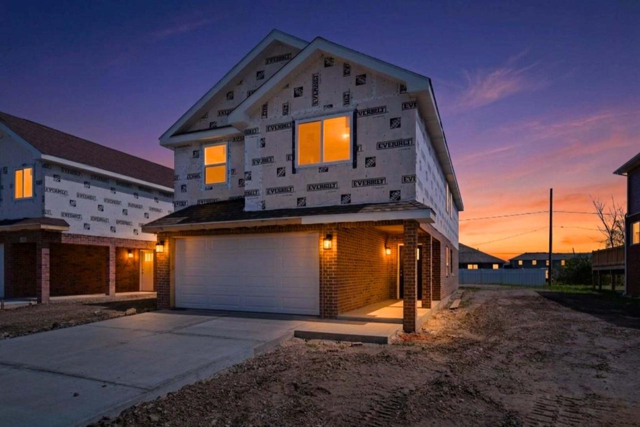 15241 7th Ave., Phoenix, IL 60426