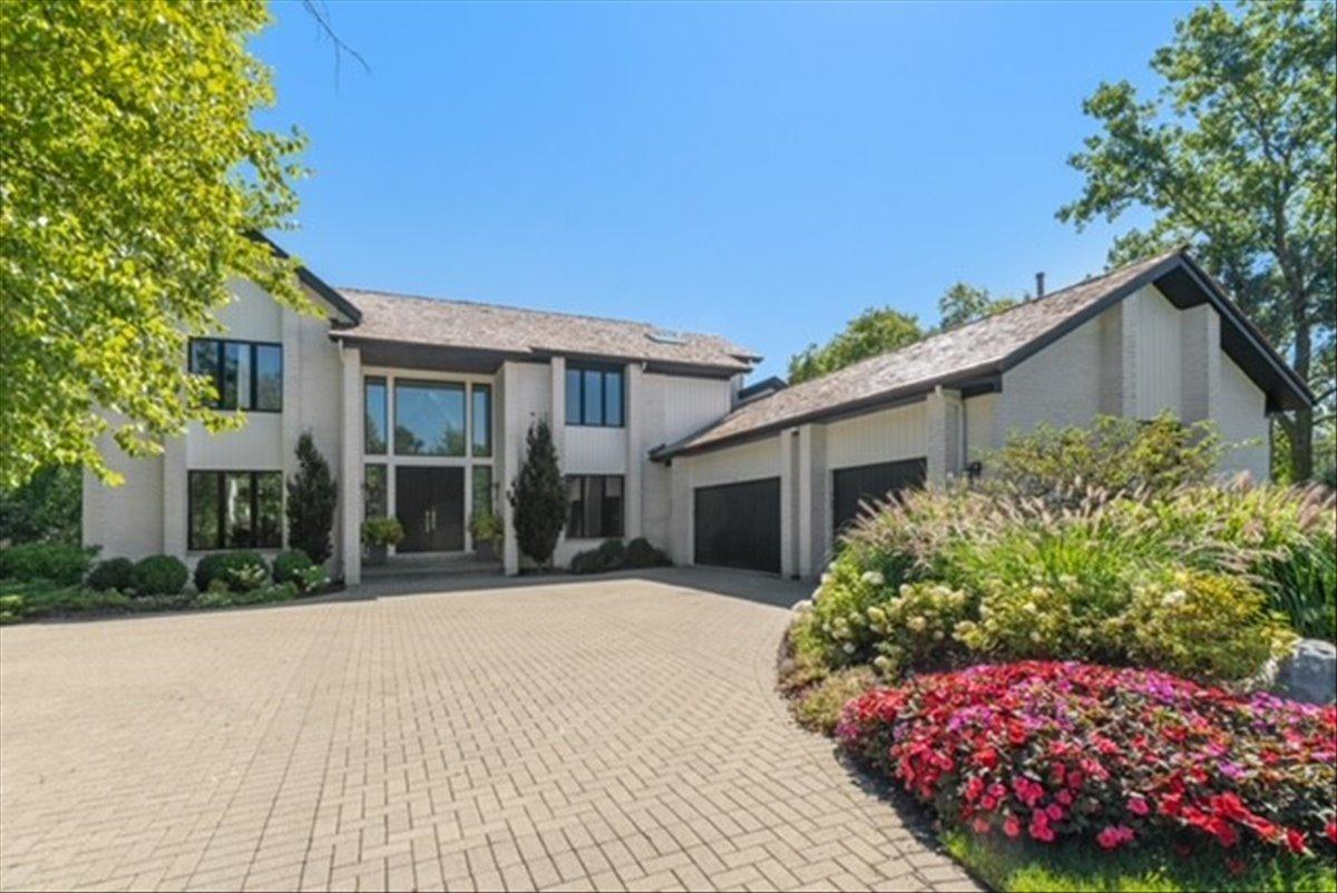 2291 Hybernia Dr., Highland Park, IL 60035