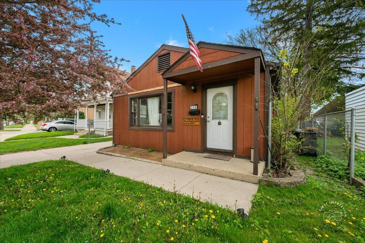 335 Silver St., Elgin, IL 60123