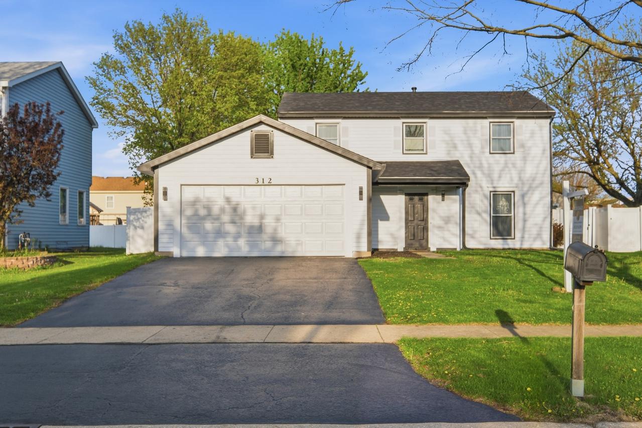 312 Homestead Dr., Bolingbrook, IL 60440