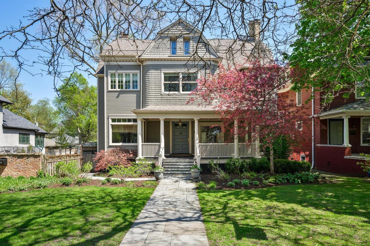 1211 Hinman Ave., Evanston, IL 60202