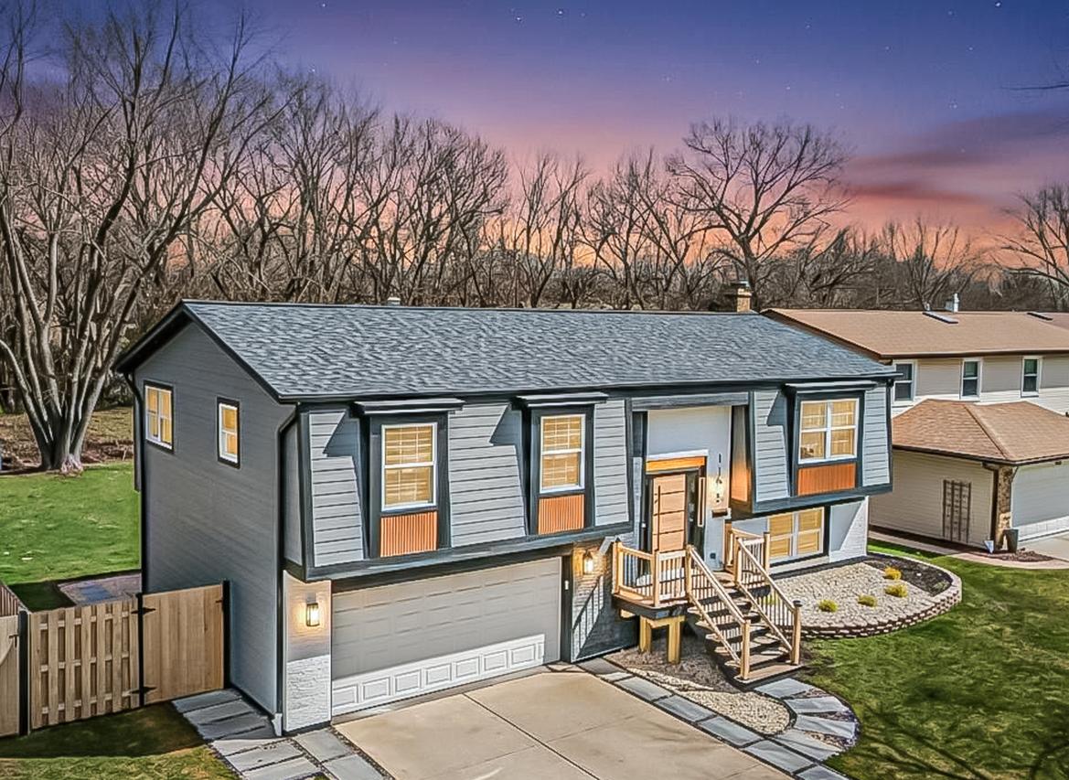 1135 N King Charles Ct., Palatine, IL 60067