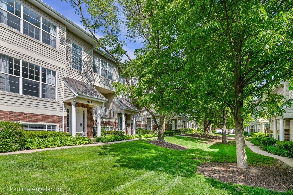 629 Pheasant Tr., St. Charles, IL 60174