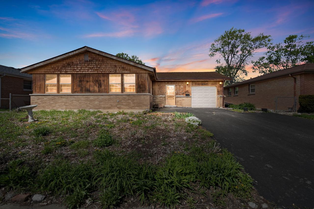 16440 Craig Dr., Oak Forest, IL 60452