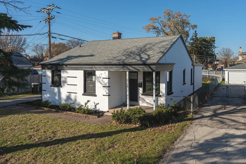 6964 W Cleveland St., Niles, IL 60714