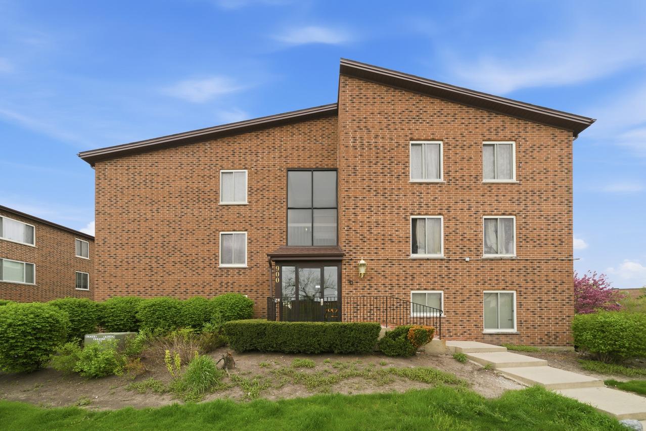 900 Perrie Dr. #204, Elk Grove Village, IL 60007