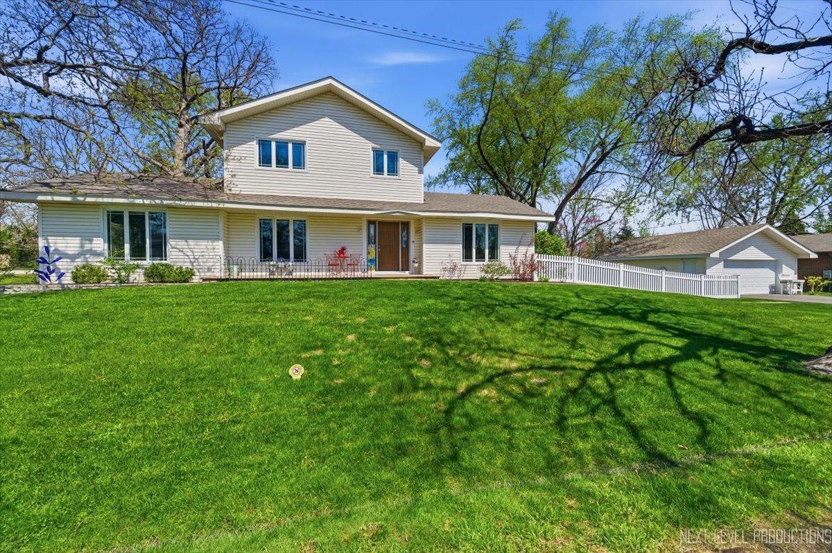 27W300 Williams St., Winfield, IL 60190