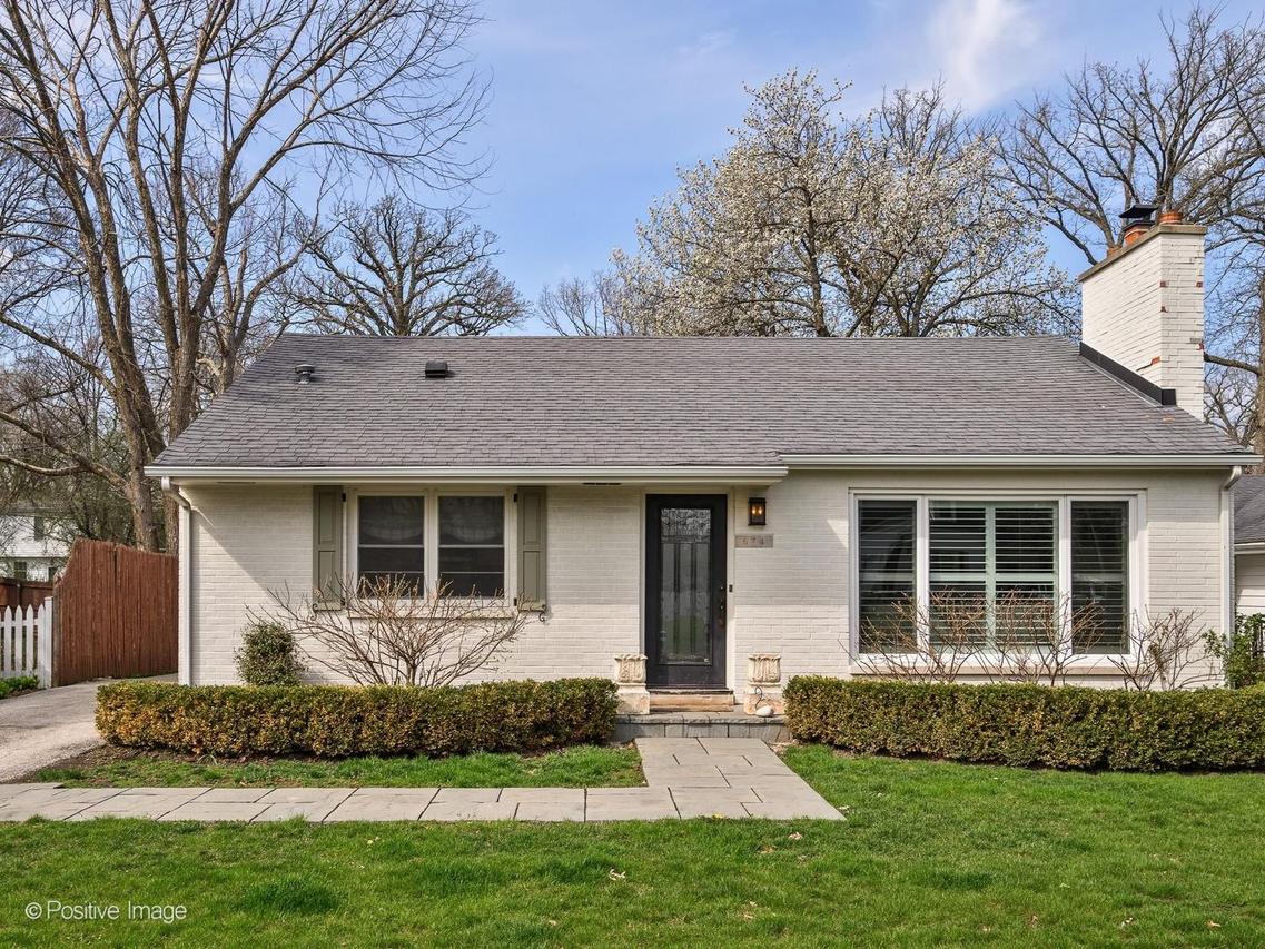 674 Highview Ter., Lake Forest, IL 60045