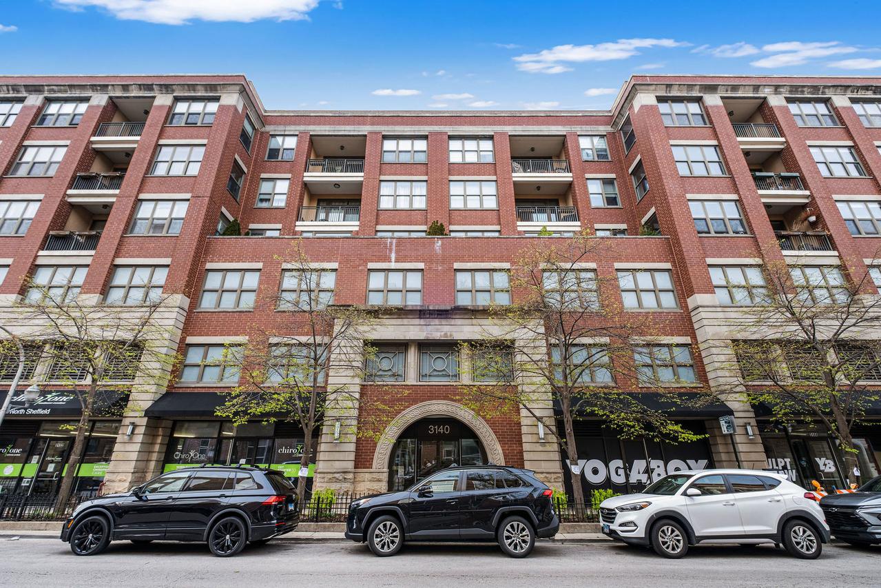 3140 N Sheffield Ave. #611, Chicago, IL 60657