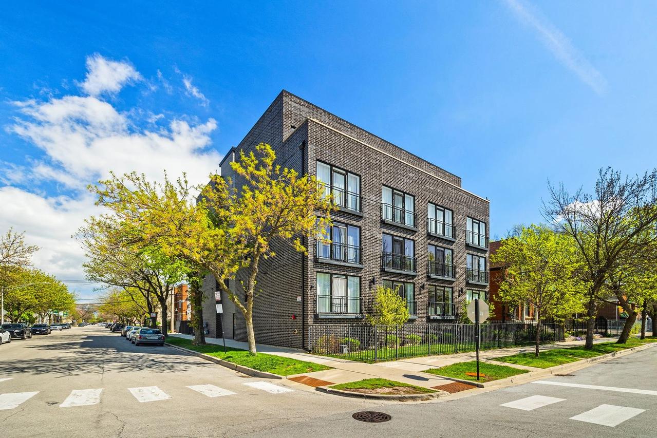 35 S Hoyne Ave. #1B, Chicago, IL 60612