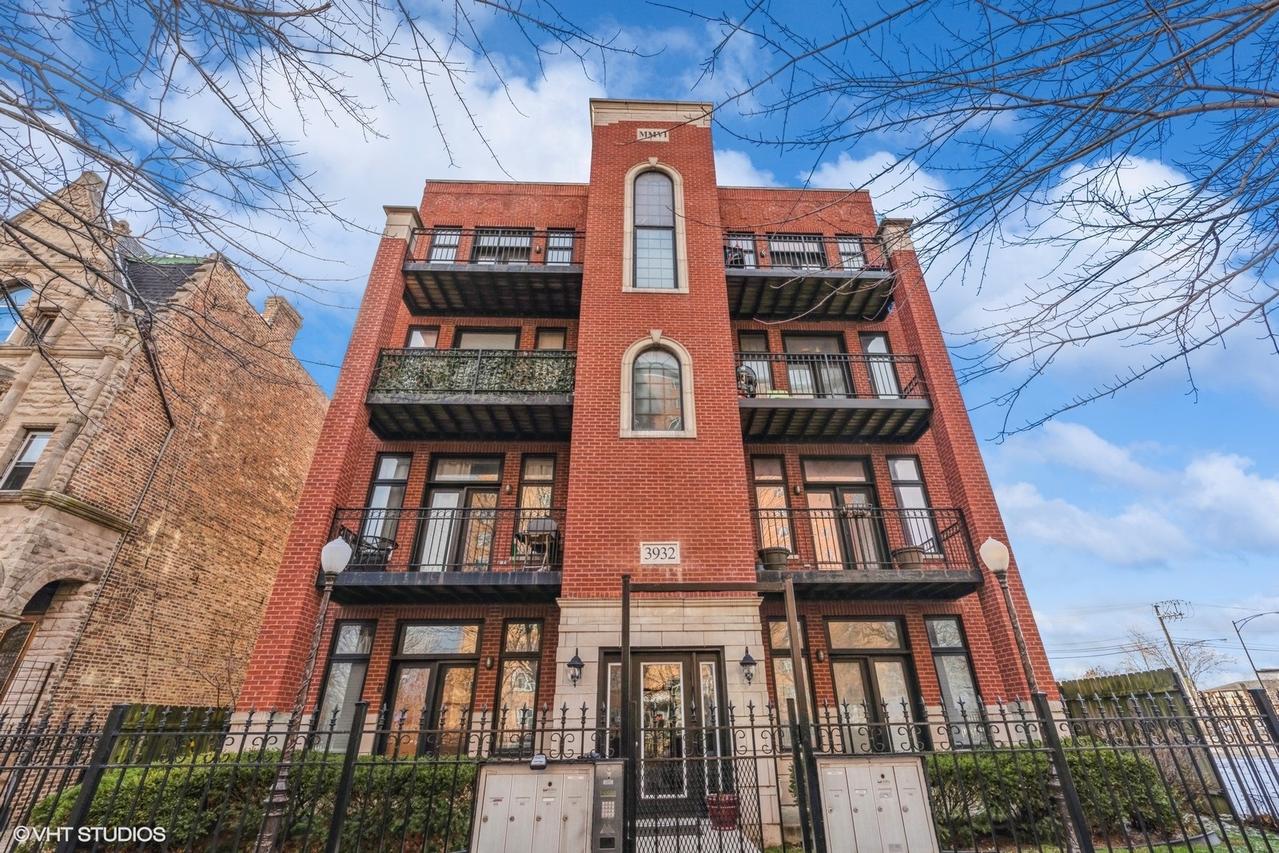 3932 S Lake Park Ave. #2N, Chicago, IL 60653