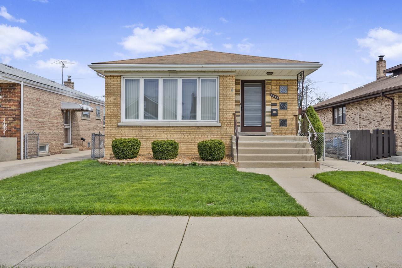 5353 S Moody Ave., Chicago, IL 60638