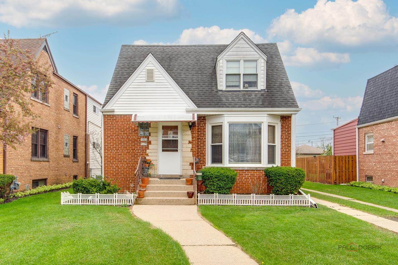 7523 W Cleveland St., Niles, IL 60714