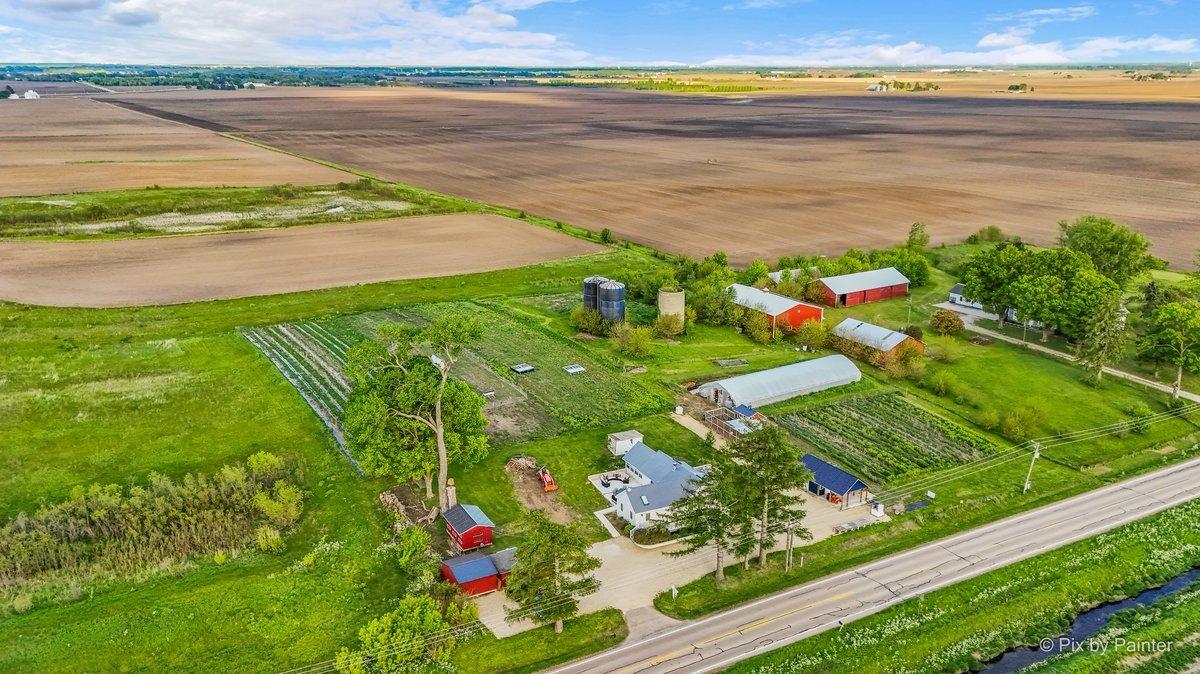 2S919 Dauberman Rd., Elburn, IL 60119