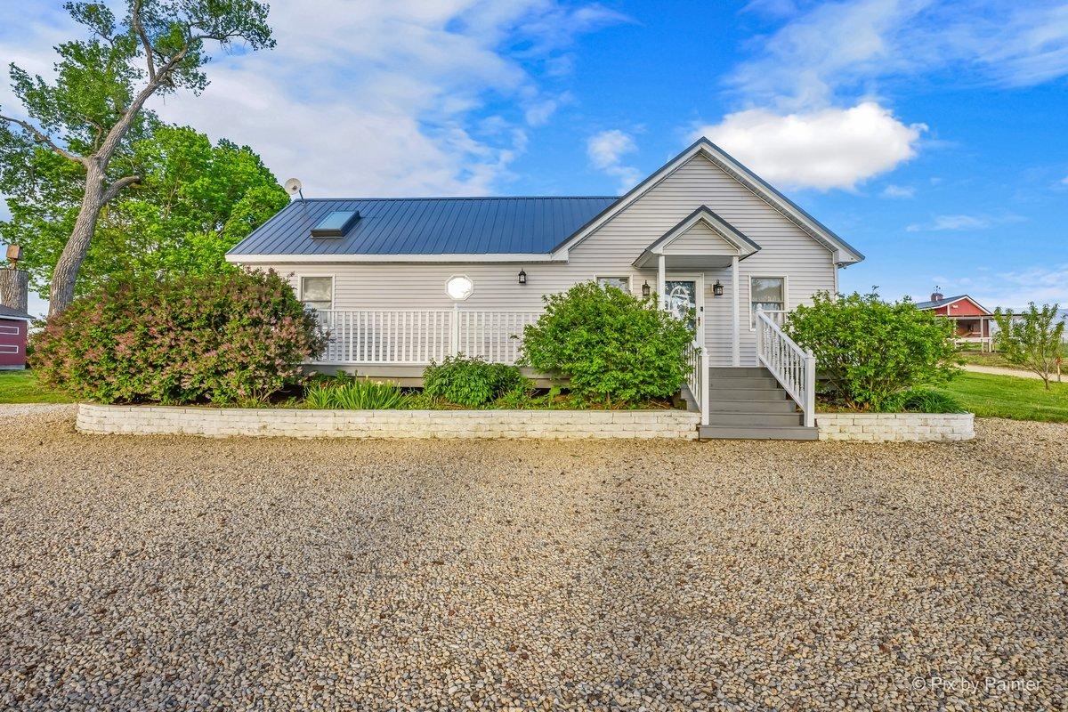 2S919 Dauberman Rd., Elburn, IL 60119