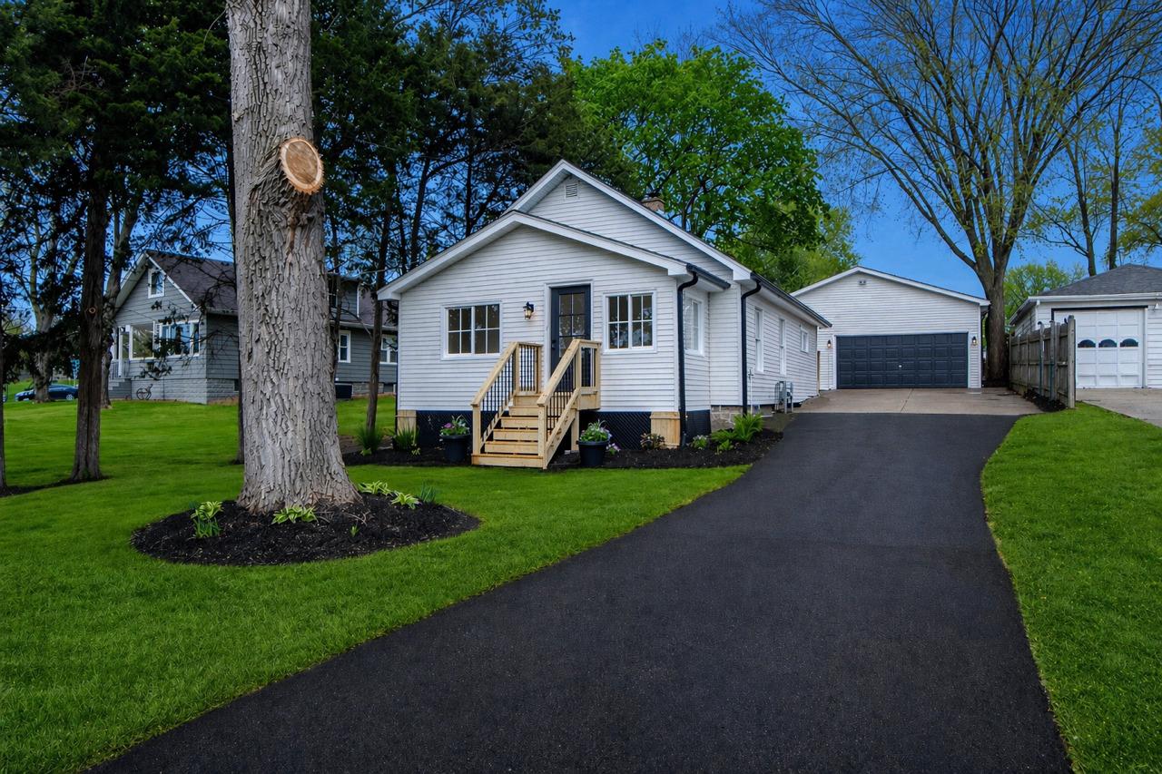 1008 S Lincoln Ave., Aurora, IL 60505