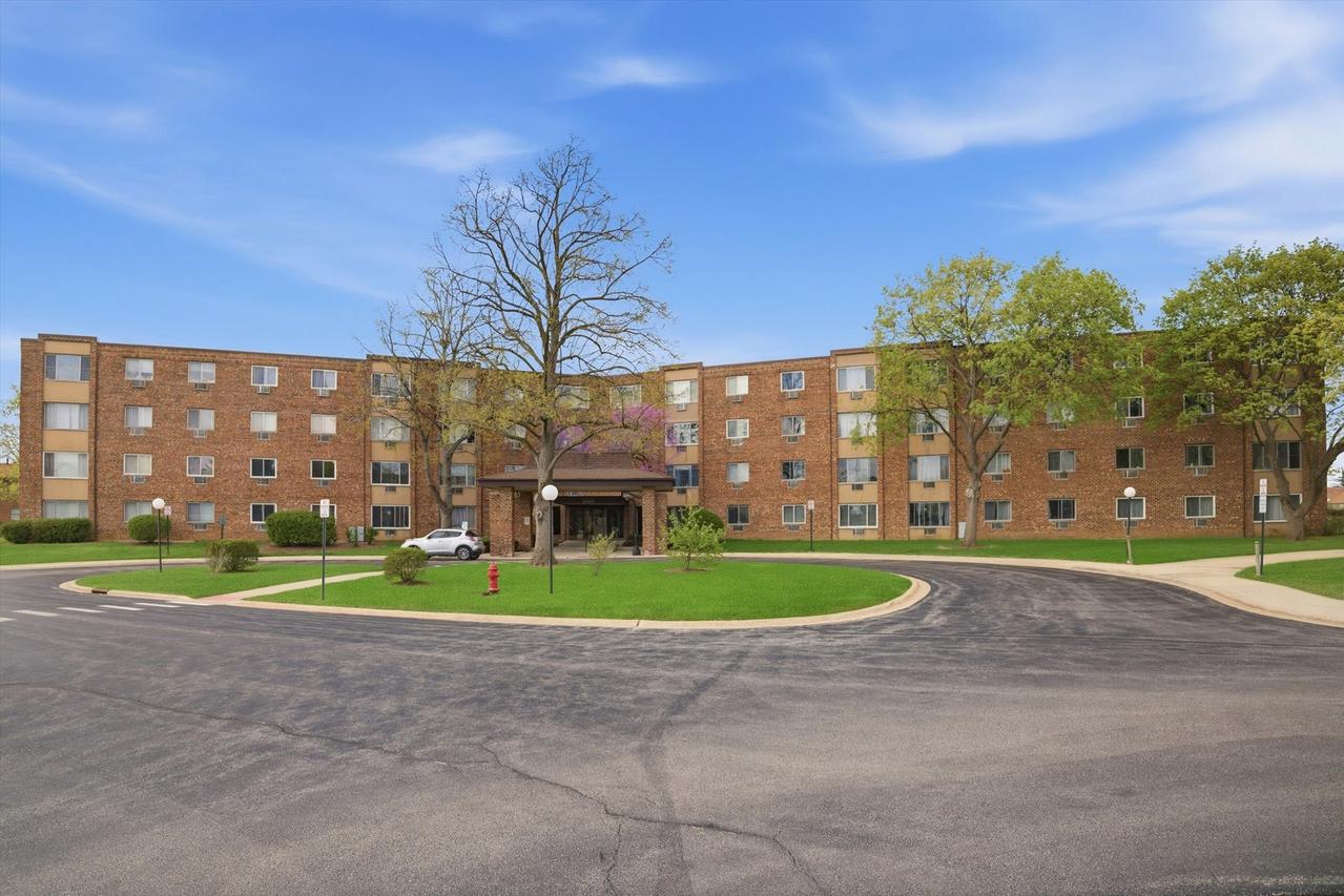 1880 Bonnie Ln. #412, Hoffman Estates, IL 60169