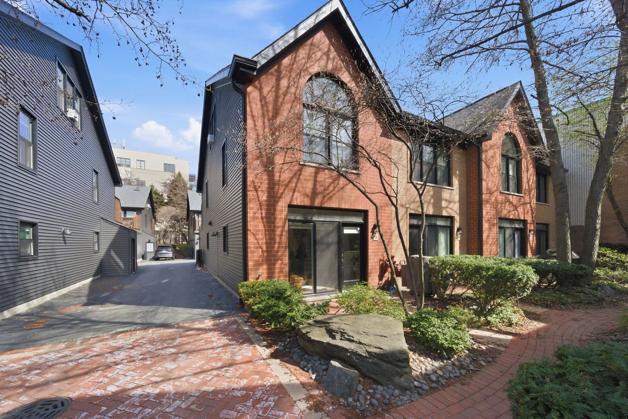 1801 W Diversey Pkwy. #16, Chicago, IL 60614