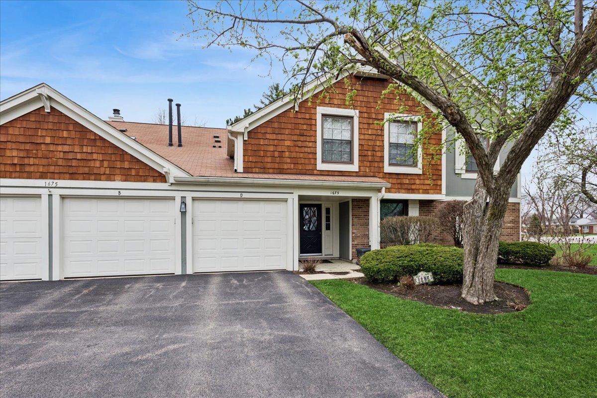 1675 Grosvenor Cir. #C, Wheaton, IL 60189