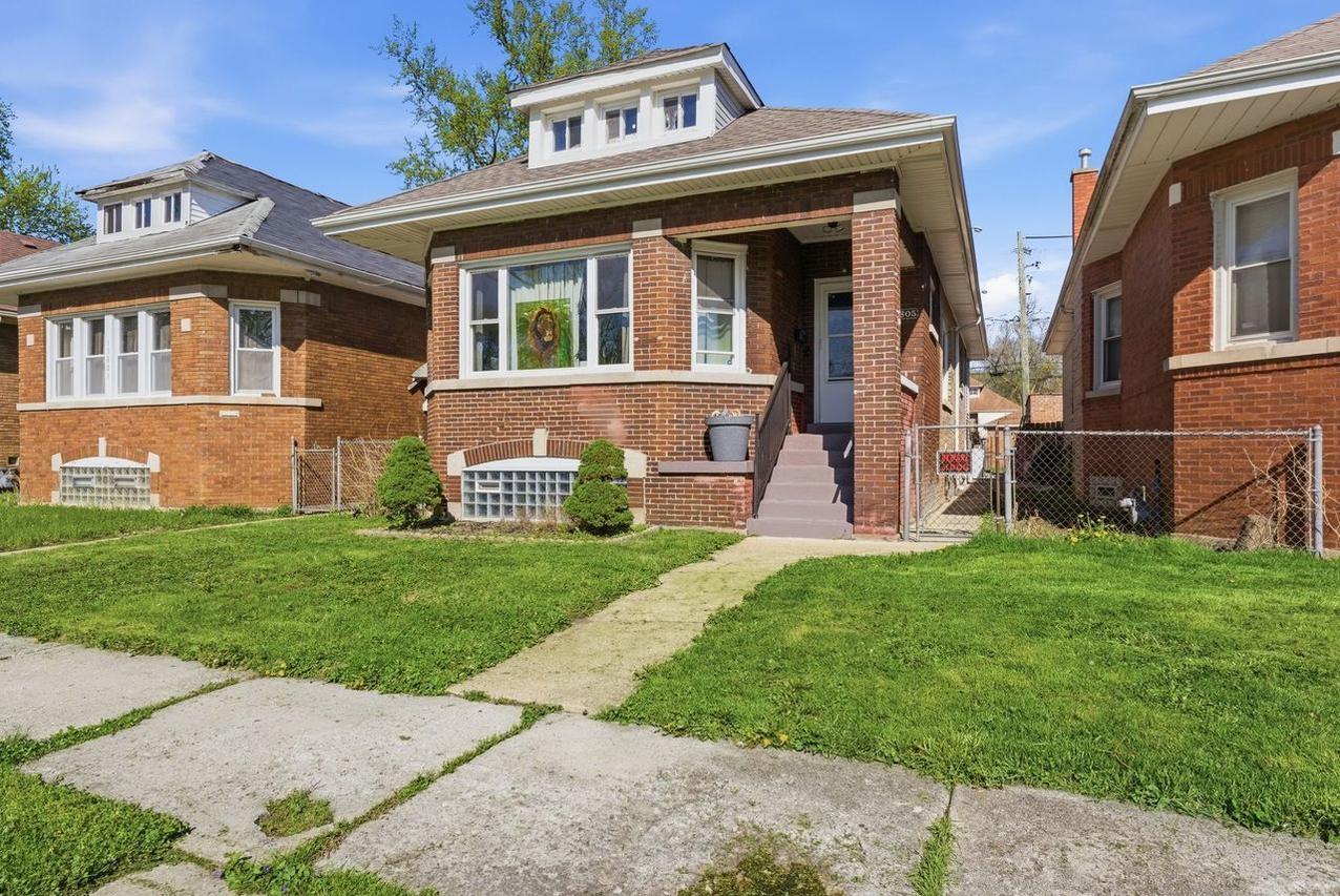 15805 Paulina St., Harvey, IL 60426