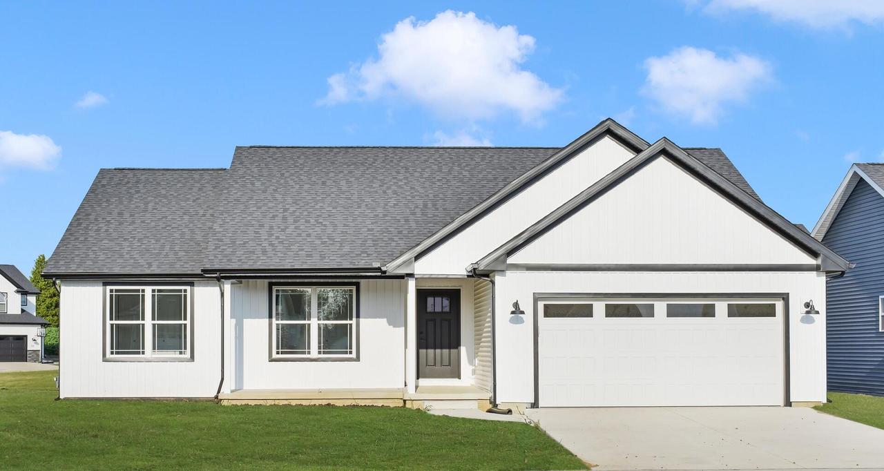 706 Cates Dr., Mahomet, IL 61853