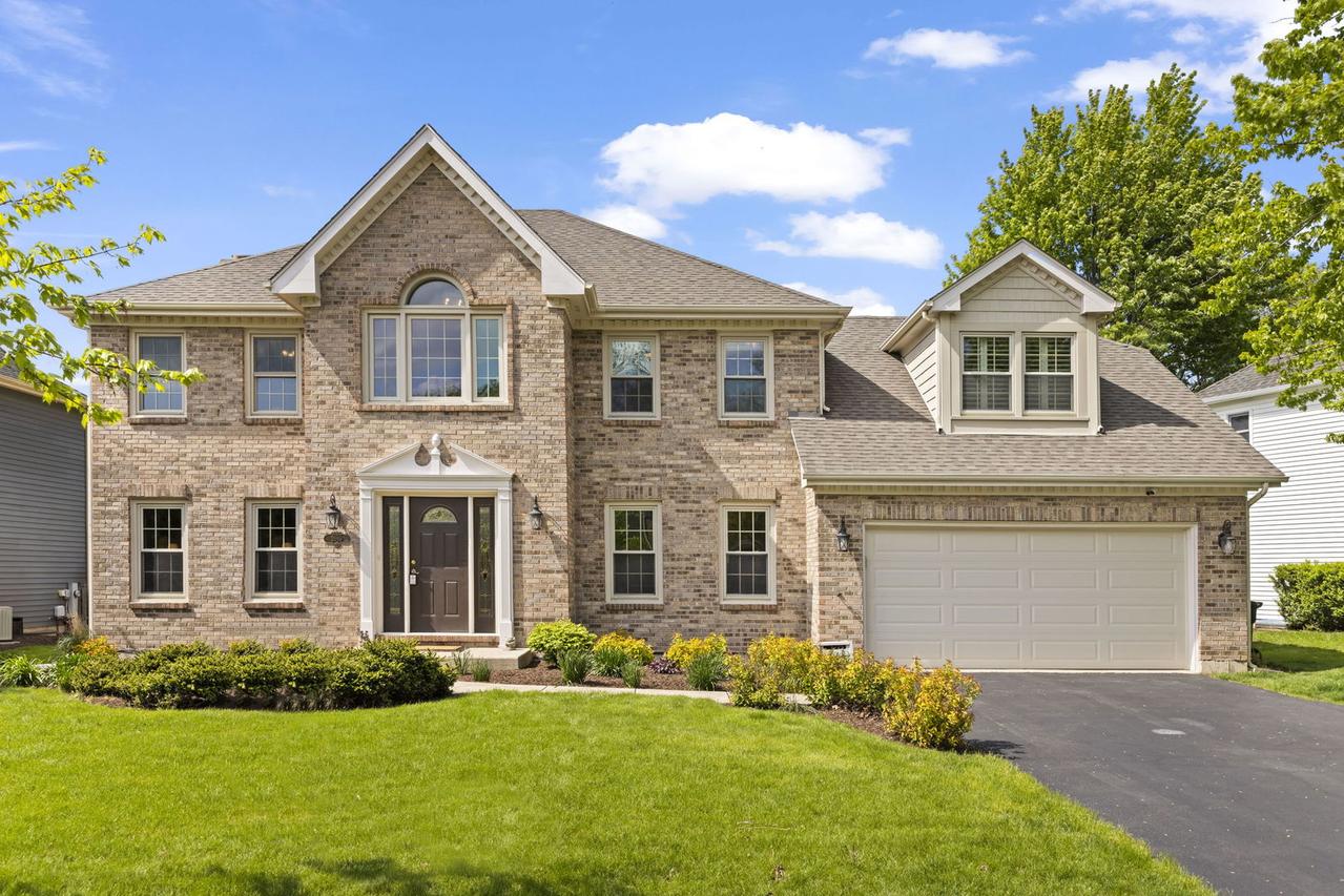2689 Fox River Ln., Naperville, IL 60565