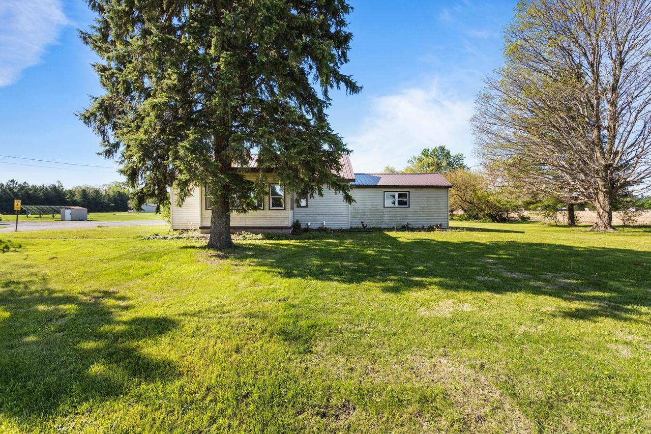 9032 Us Route 150, Oakwood, IL 61858