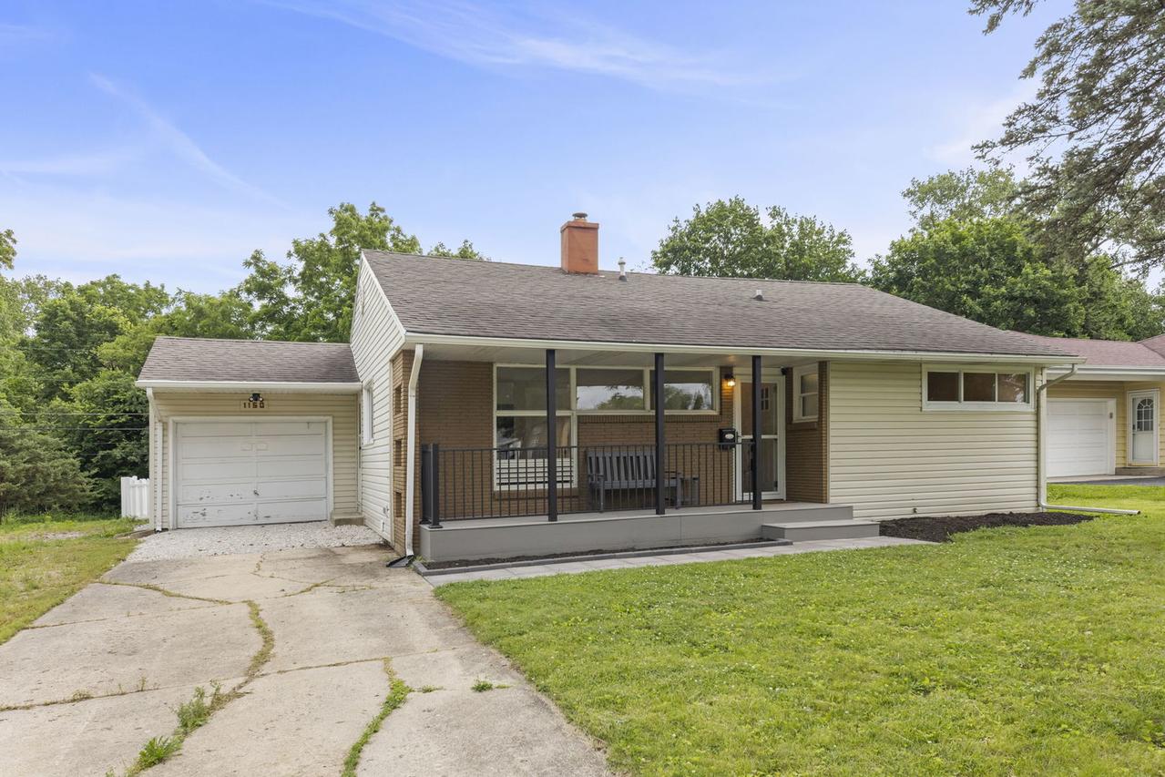 1150 Grandview Ave., Lockport, IL 60441