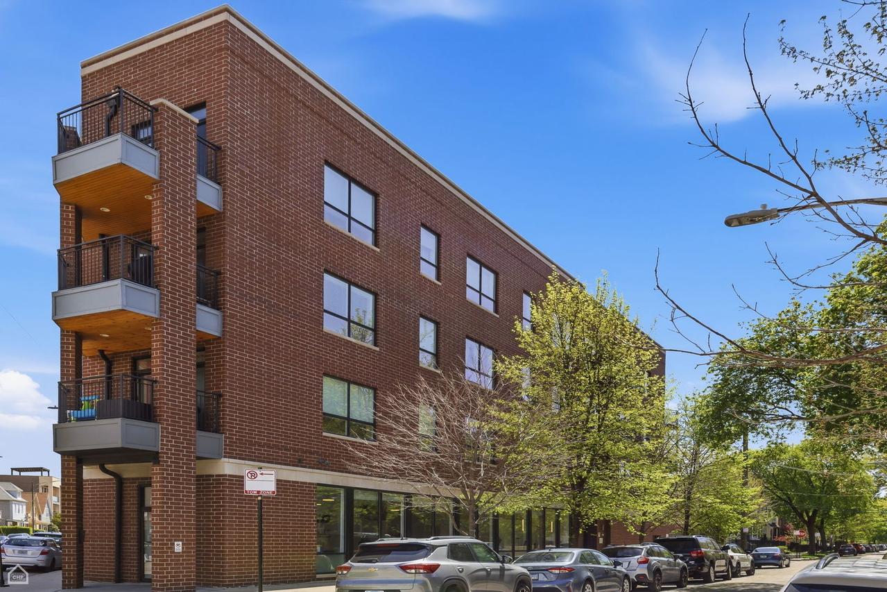 3047 N Oakley Ave. #205, Chicago, IL 60618