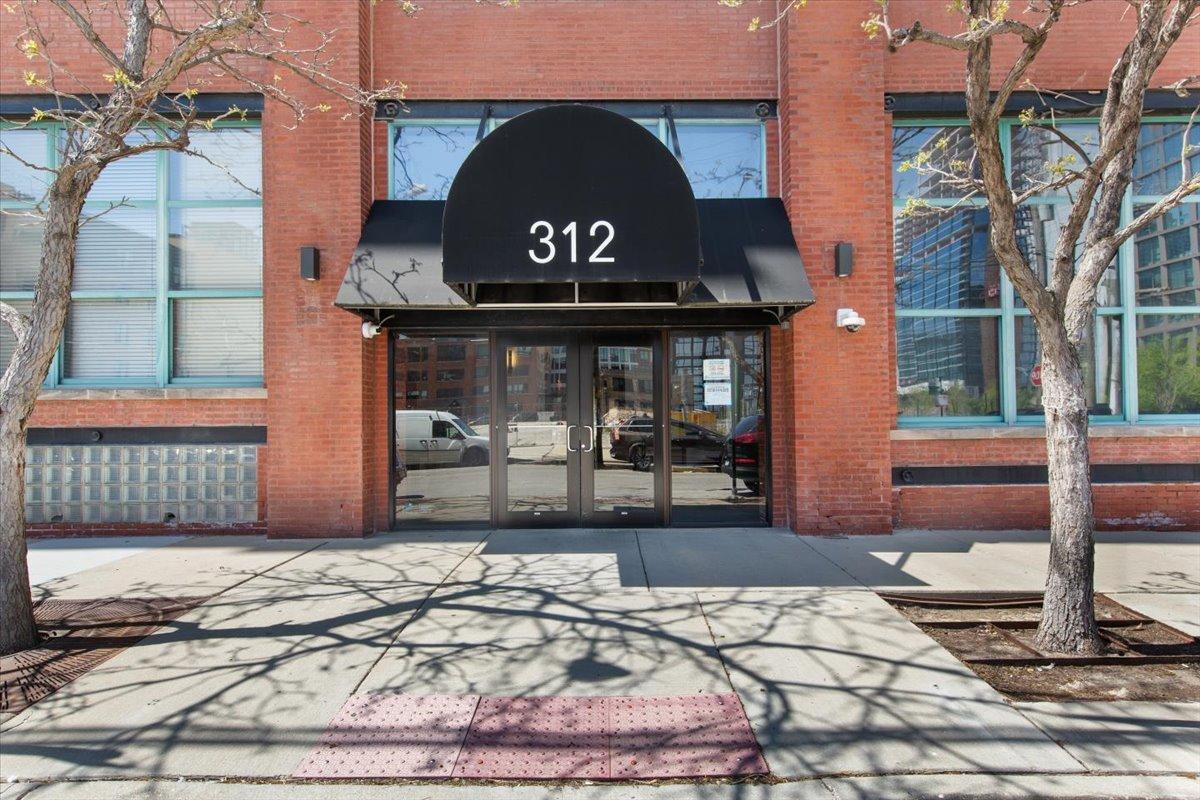 312 N May St. #4D, Chicago, IL 60607