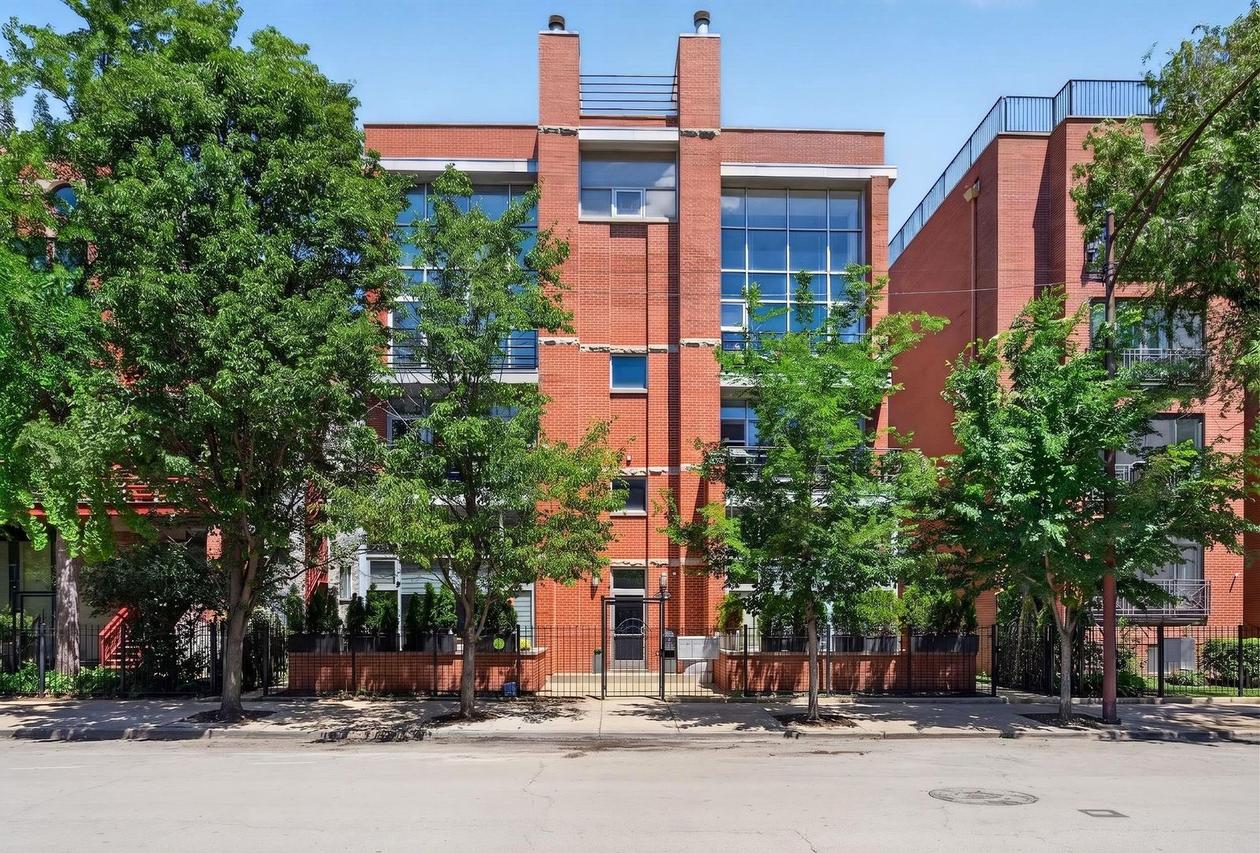 850 W Erie St. #3W, Chicago, IL 60642