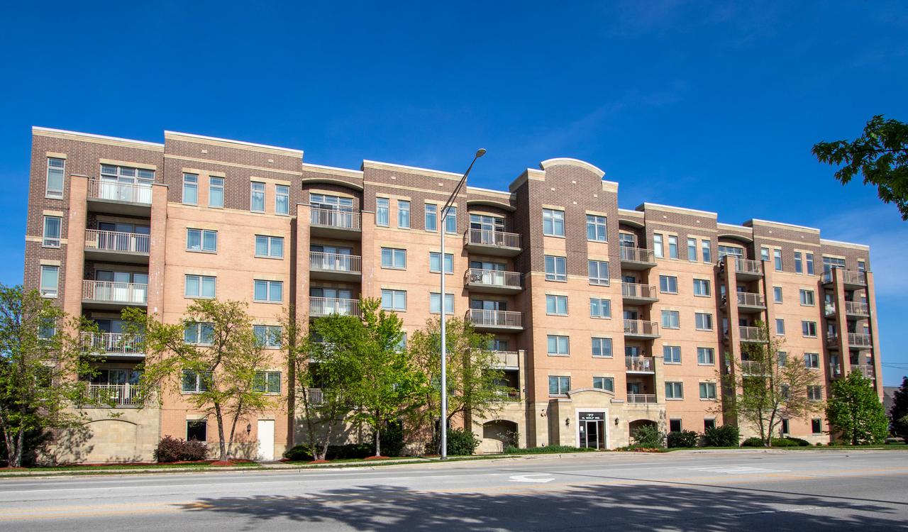 77 N Wolf Rd. #509, Northlake, IL 60164